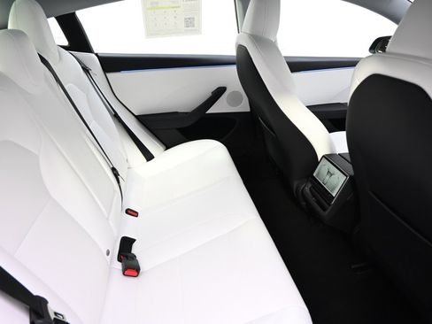 Used 2025 Tesla Model 3 Long Range image 18