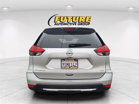 Used 2019 Nissan Rogue SV image 5