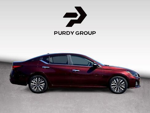 Used 2025 Nissan Altima 2.5 SV image 9