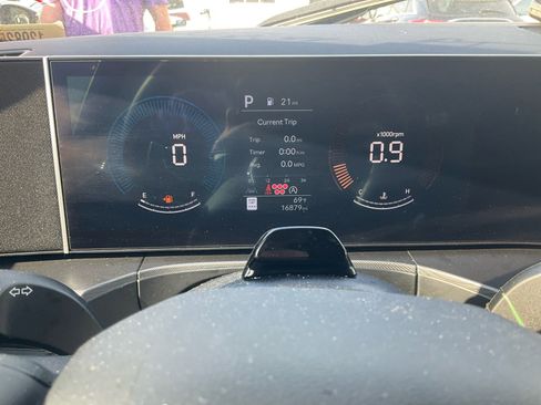 Used 2025 Hyundai Santa Fe XRT image 8