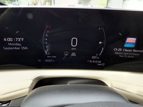 Used 2024 Cadillac XT4 Premium Luxury image 9