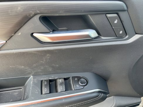 New 2026 GMC Acadia Elevation image 18