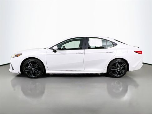 Used 2025 Toyota Camry XSE image 4