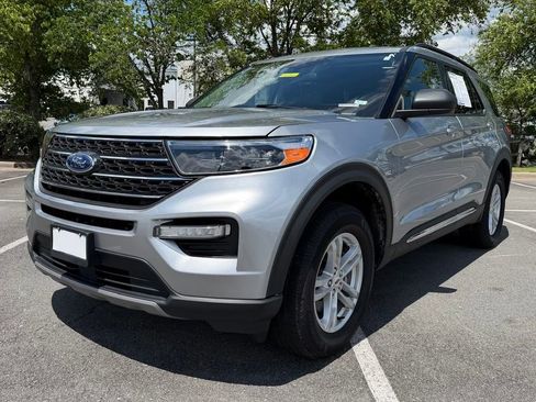 Used 2023 Ford Explorer XLT w/ Equipment Group 202A AWD/4WD image 3
