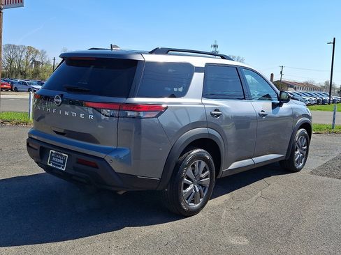 Certified 2025 Nissan Pathfinder SV FWD image 7