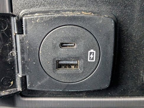 Used 2022 Ford F350 Limited image 16