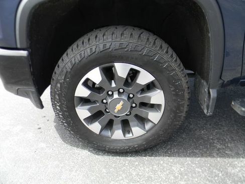 Used 2021 Chevrolet Silverado 2500 Custom w/ Custom Value Package AWD/4WD image 11