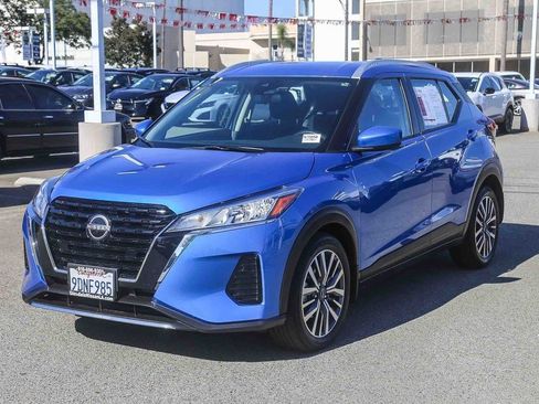 Used 2023 Nissan Kicks SV FWD image 3