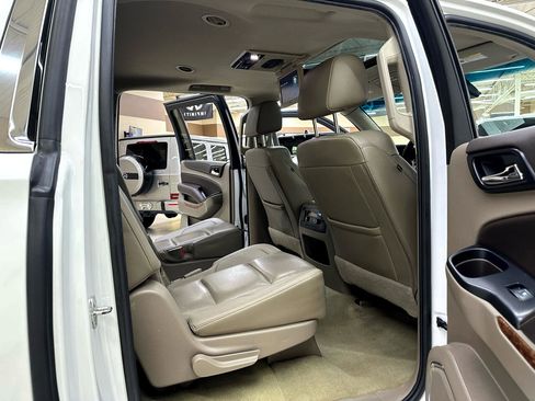 Used 2018 Chevrolet Suburban Premier image 43