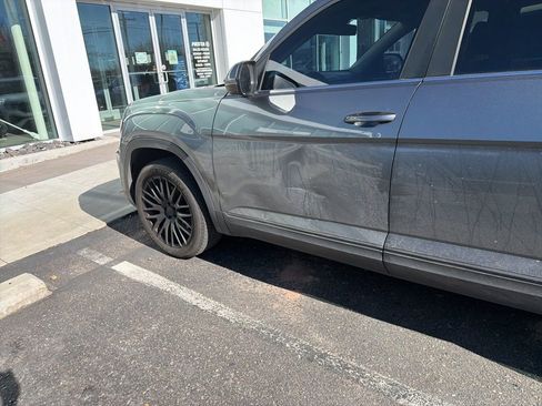 Used 2018 Volkswagen Atlas Launch Edition image 6