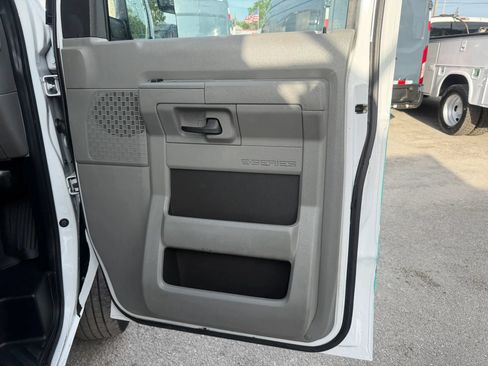 Used 2013 Ford E-350 and Econoline 350 Super Duty w/ PWR Group RWD image 12