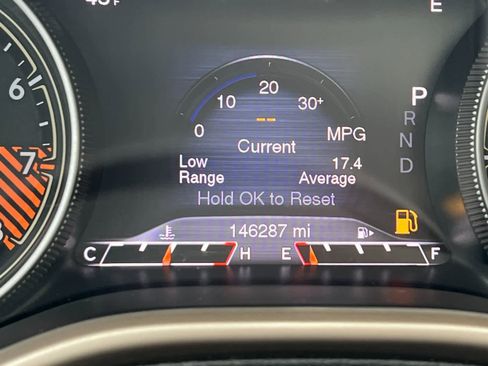 Used 2015 Jeep Cherokee Limited image 27