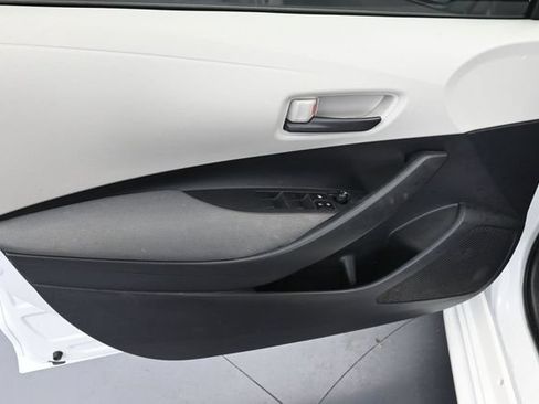 Used 2022 Toyota Corolla LE FWD image 26