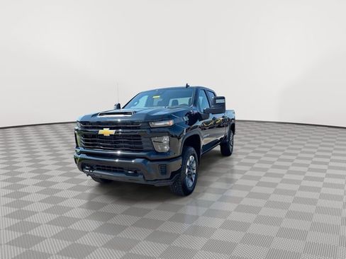 Certified 2026 Chevrolet Silverado 2500 Custom AWD/4WD image 5