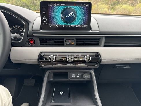 New 2025 Honda Pilot Touring image 23