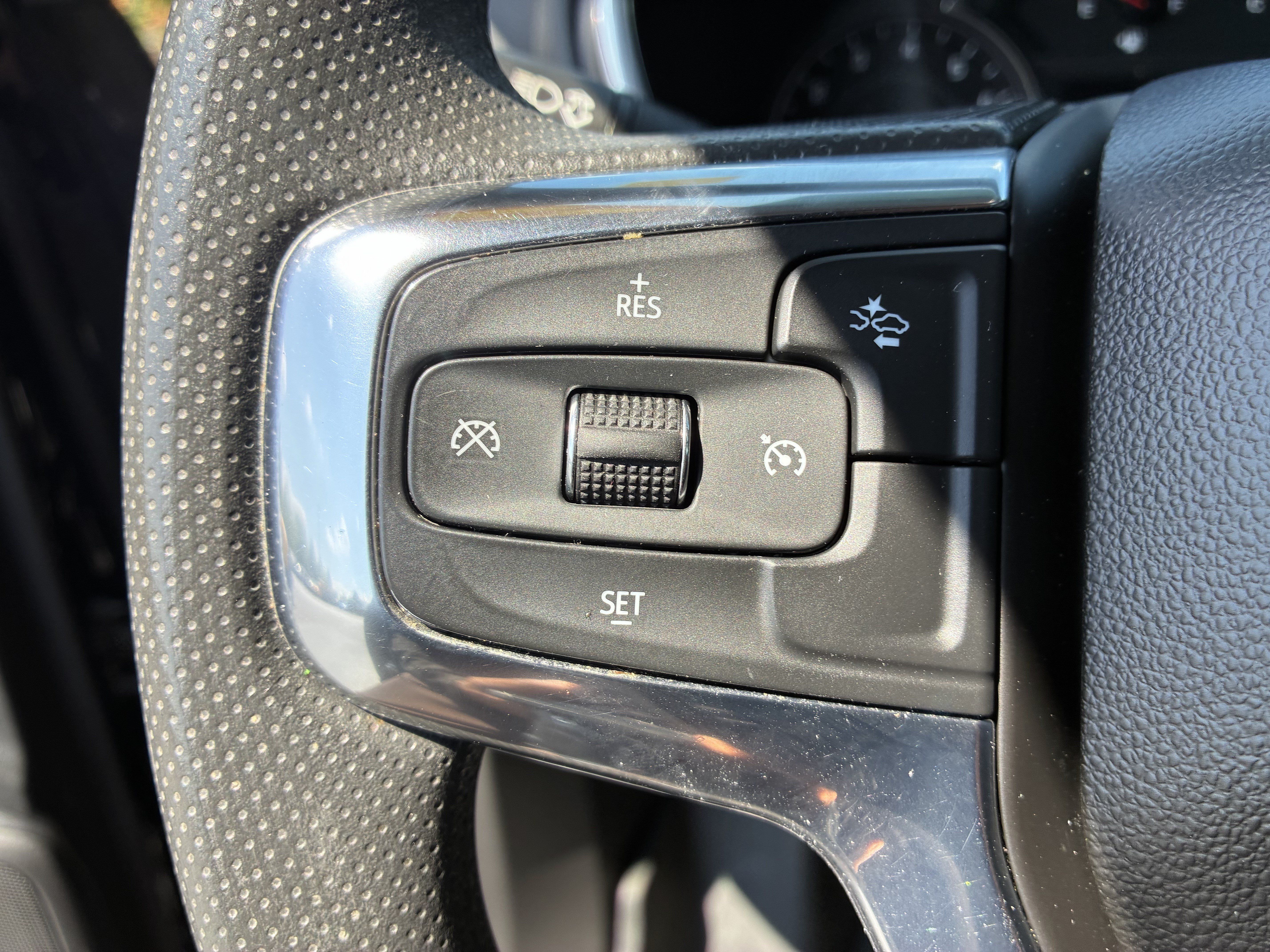 Used 2023 Chevrolet Blazer LT FWD image 28