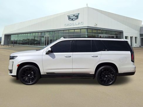 Used 2023 Cadillac Escalade Sport w/ LPO, ONYX Package image 3