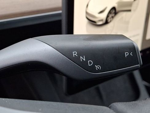 Used 2023 Tesla Model Y Long Range image 19