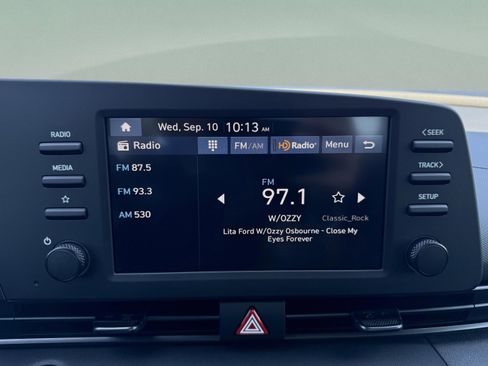 New 2025 Hyundai Elantra Sport image 7