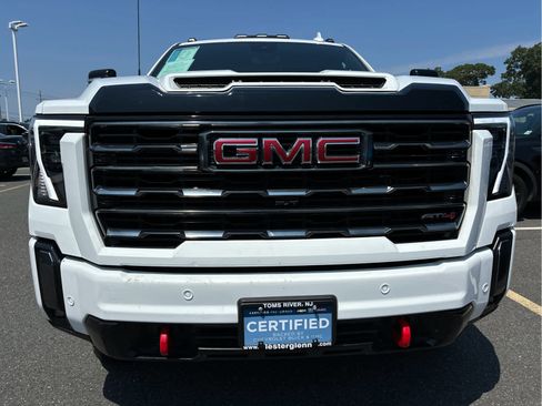 Used 2024 GMC Sierra 2500 AT4 w/ AT4 Premium Plus Package image 4