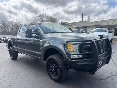 Used 2017 Ford F250 XL w/ Power Equipment Group AWD/4WD image 3