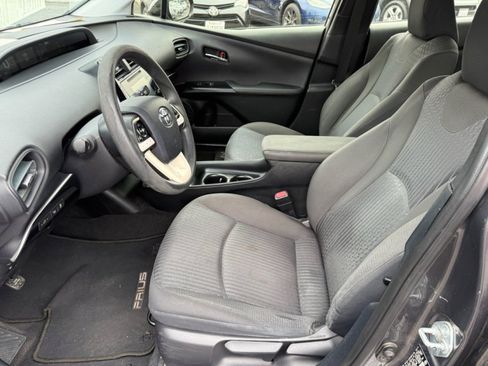 Used 2017 Toyota Prius Two w/ Prius Two Safety Plus Package FWD image 13