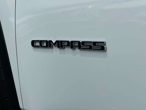 Used 2025 Jeep Compass Limited AWD/4WD image 15