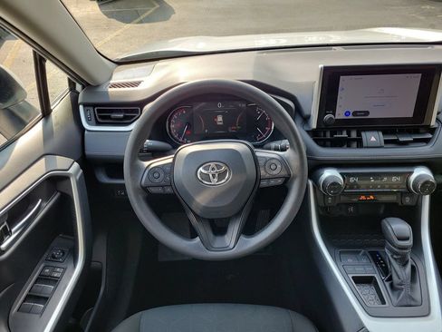 Used 2025 Toyota RAV4 XLE FWD image 13