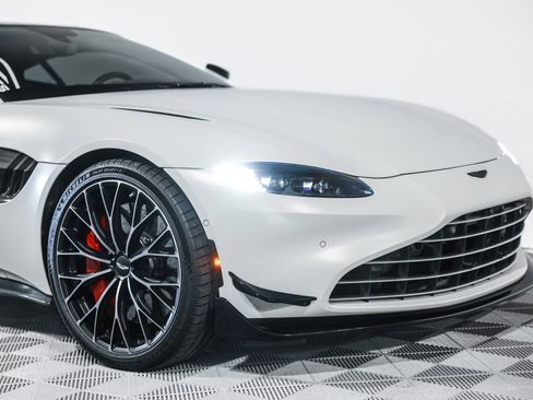 Used 2023 Aston Martin V8 Vantage Coupe RWD image 6