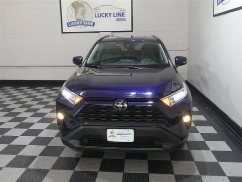 Used 2020 Toyota RAV4 XLE w/ Convenience Package AWD/4WD image 3