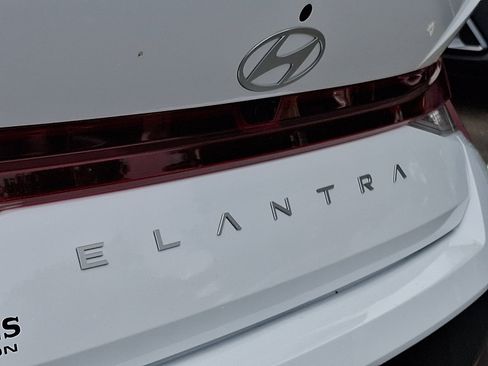 Certified 2024 Hyundai Elantra SEL FWD image 29