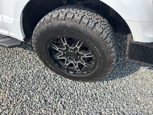 Used 2016 Ford F150 XLT w/ Equipment Group 302A Luxury AWD/4WD image 9