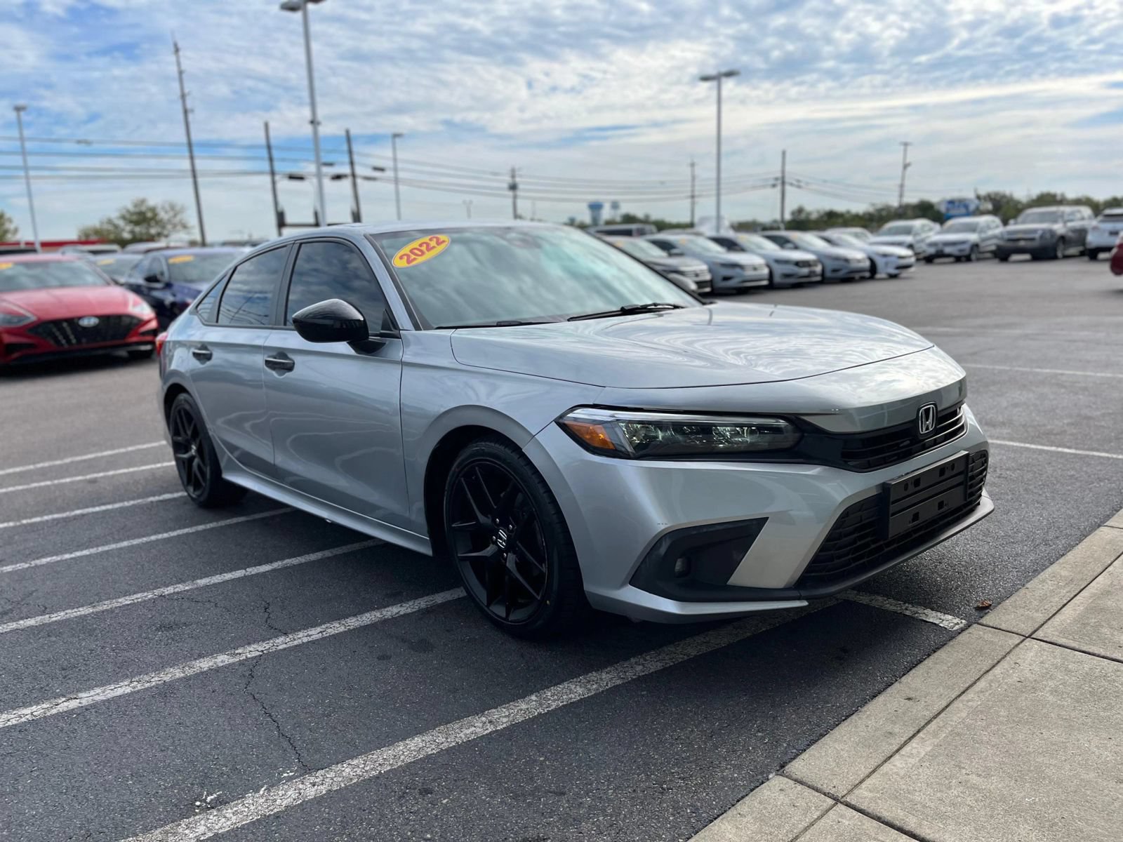 Used 2022 Honda Civic Sport image 2