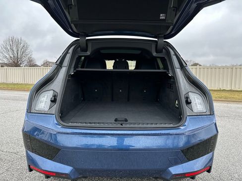 Used 2024 BMW iX xDrive50 w/ Premium Package image 21