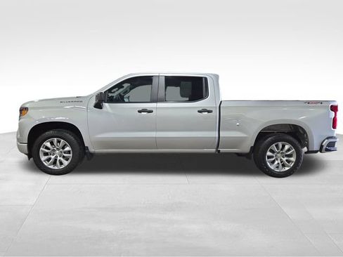 Used 2022 Chevrolet Silverado 1500 Custom AWD/4WD image 9