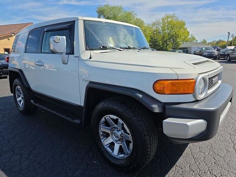 Used 2014 Toyota FJ Cruiser 4WD image 18