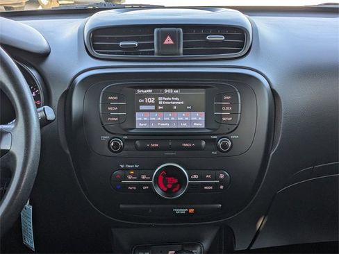 Used 2017 Kia Soul + image 16