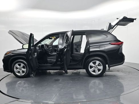 Used 2023 Toyota Highlander L FWD image 66