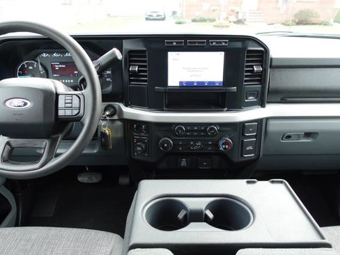 Used 2024 Ford F250 XLT image 45
