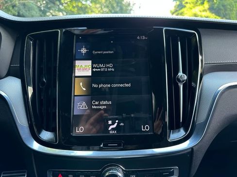 Used 2020 Volvo S60 T5 R-Design image 25