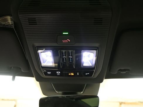 New 2026 Volkswagen Tiguan SE R-Line image 34