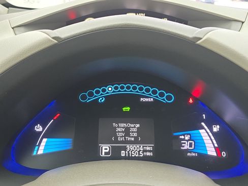 Used 2012 Nissan Leaf SL image 18