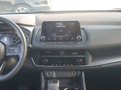 Used 2023 Nissan Rogue SV image 16