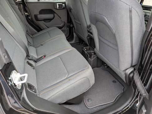 New 2025 Jeep Gladiator Sport image 26