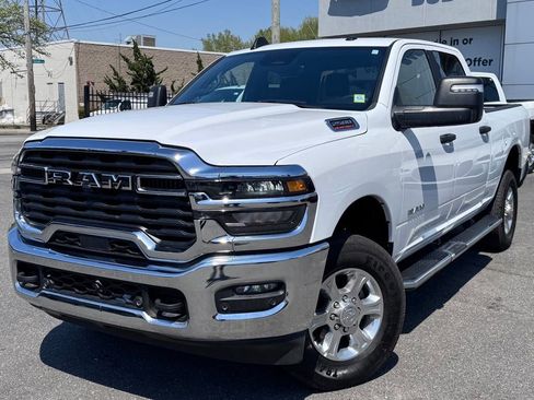 Used 2025 RAM 2500 Big Horn AWD/4WD image 3