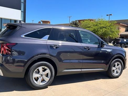 Used 2026 Kia Sorento LX image 15