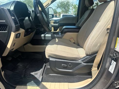 Used 2019 Ford F250 XLT w/ XLT Premium Package AWD/4WD image 4