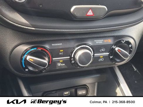 Certified 2023 Kia Soul LX w/ LX Technology Package FWD image 17