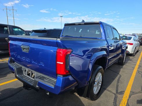 Used 2024 Toyota Tacoma SR5 AWD/4WD image 5