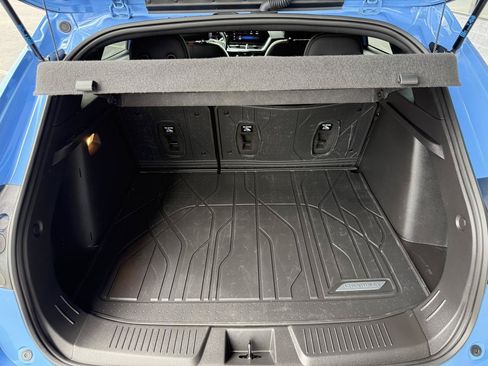 Used 2024 Chevrolet Trax RS w/ Sunroof Package FWD image 38